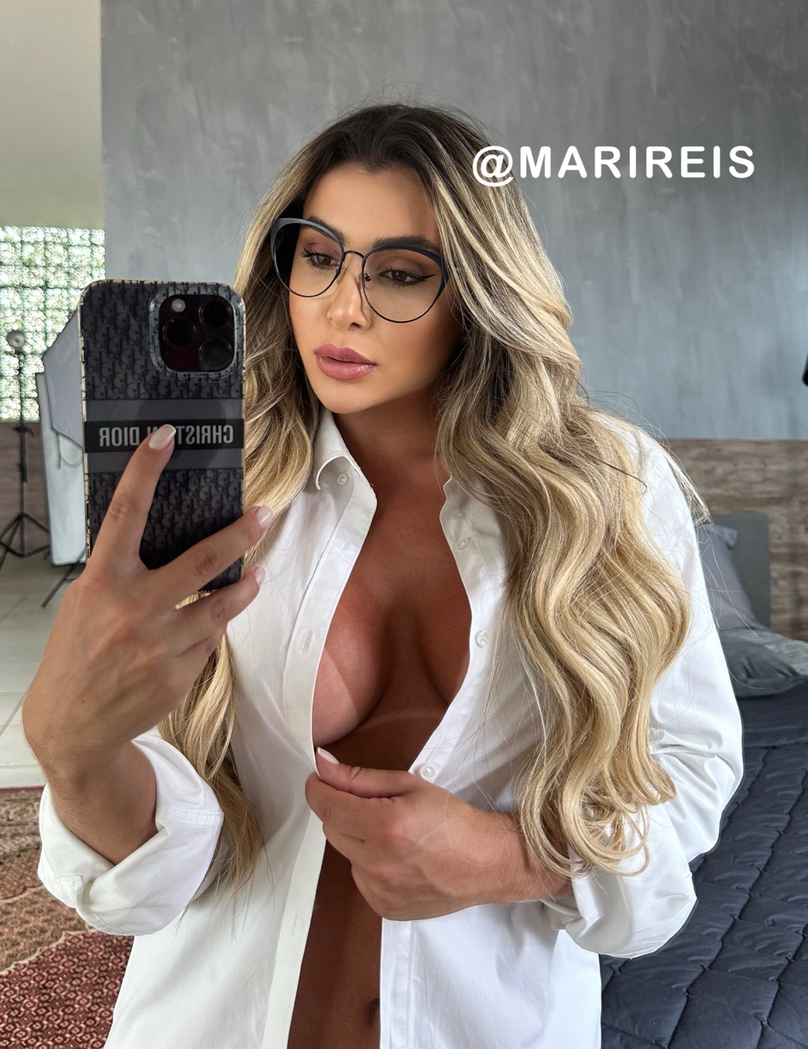 mari reis nude bare